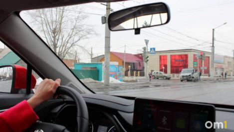 В Омской области сотрудник подсобного хозяйства угнал машину хозяина и попался пьяным за рулём