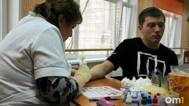 Врач из Омска призвала взрослых вакцинироваться для защиты детей