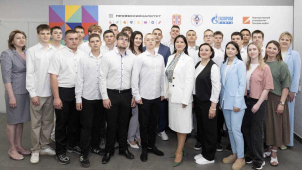 Студенты омского колледжа прошли ускоренное обучение на оператора установки ОНПЗ
