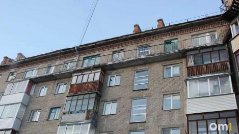В Омске четырёхлетний мальчик выпал из окна пятого этажа