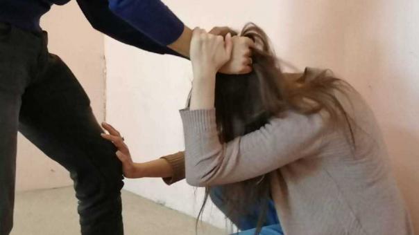 «Разбил мне голову»: жительница Новосибирской области добивается алиментов от скрывающегося экс-мужа