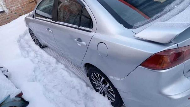 У жены в Омской области конфисковали машину из-за поведения её мужа