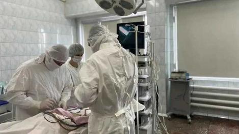 Омские хирурги восстановили брюшную стенку пациенту с гигантской грыжей
