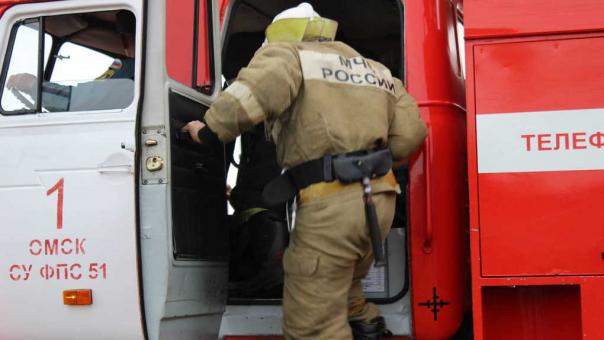 В Новосибирске почтили память погибшего при взрыве баллона пожарного Владимира Заровного