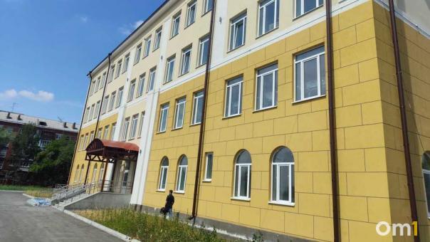 Омские депутаты проверили ход капитального ремонта в школах