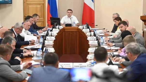 Губернатор поручил лучше информировать омичей об отключениях воды