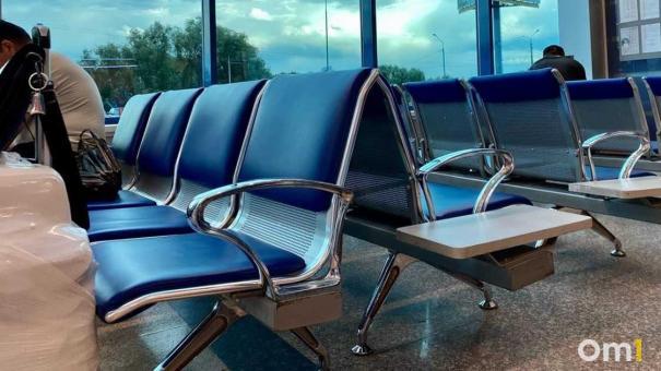 В Омске на длительное время задерживают авиарейсы в Сочи и Москву