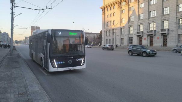 На маршрут Новосибирск — Обь вышли три новых больших автобуса