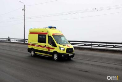 Врачи боролись за жизнь несколько дней: в Омской области погиб работник шиномонтажки