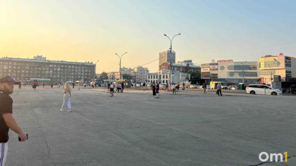 У вокзала «Новосибирск-Главный» исчезли киоски и остановки: показываем территорию