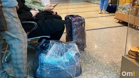 Рейс в Москву отменили, ещё несколько задержали: что происходит в аэропорту Омска