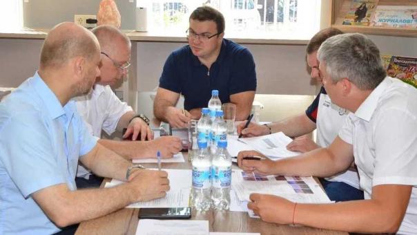 Виталий Хоценко обсудил развитие Колосовского района с главой муниципалитета