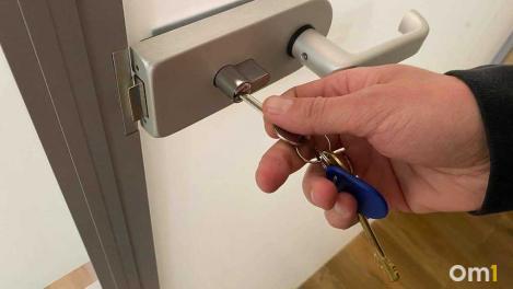 Продавцом омского «восьмиконечного» коттеджа оказался бизнесмен в розыске