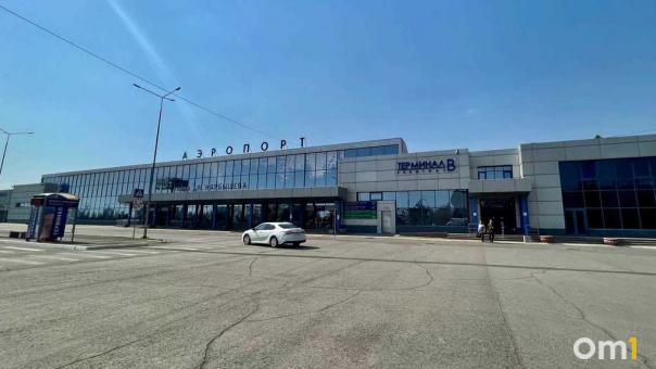 В Омском аэропорту задержали шесть рейсов, один — почти на 11 часов