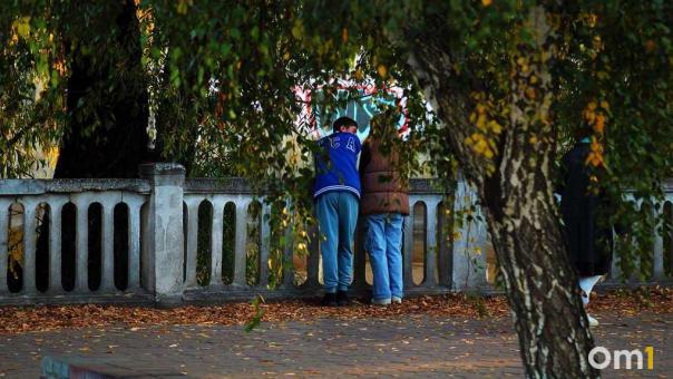 Охранники и геймеры: стало известно, с кем никогда не будут встречаться омички