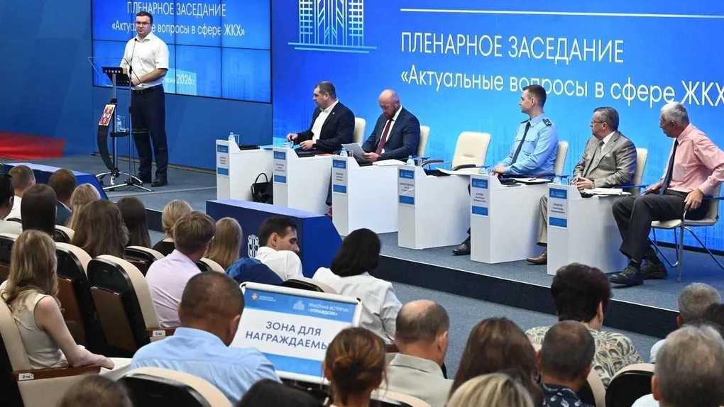 В Омской области 1 000 жителей аварийного жилья получили новые квартиры