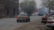 «Дышим пылью с зимы» — новосибирцы требуют от властей провести уборку и ремонт дорог