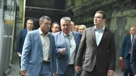 Виталий Хоценко посетил один из ведущих заводов Омской области
