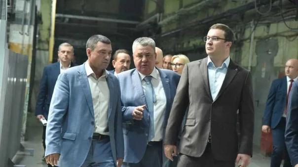 Виталий Хоценко посетил один из ведущих заводов Омской области