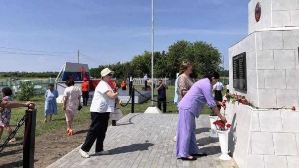 В омской деревне Кудук-Чилик благоустроили памятник воинам