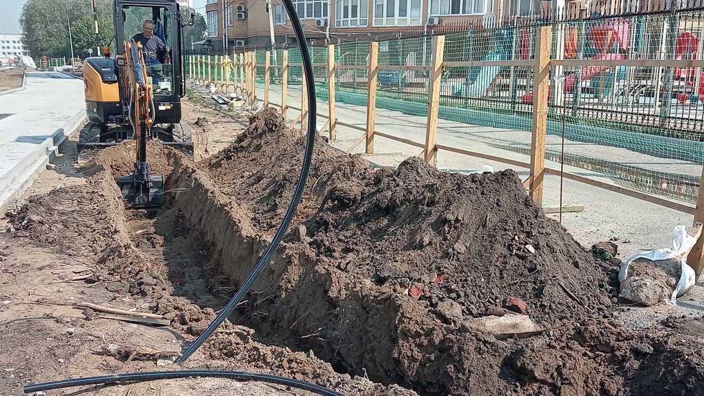 Администрация города показала, какие работы сегодня идут на территории пляжа Центральный-2.