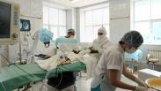 Врачи Новосибирска бьют тревогу: в жару дети всё чаще выпадают из окон