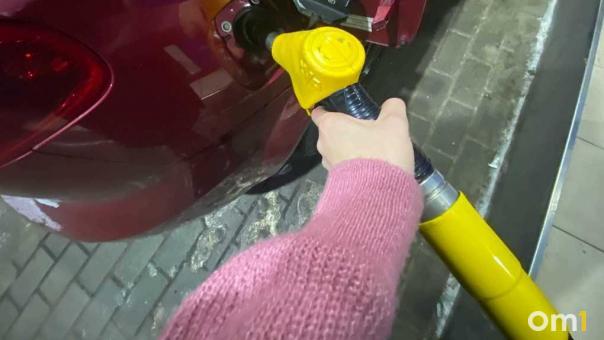 Губернатор рассказал, из-за чего могут быть перебои в поставках топлива в Омской области