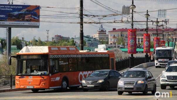 После Дня молодёжи омичей развезут 40 автобусов и троллейбусов: список транспорта