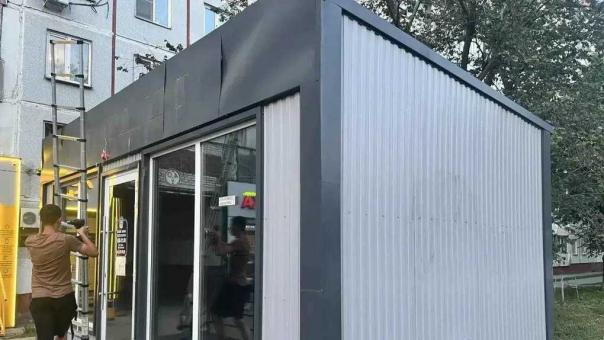 В трёх районах Новосибирска снесли незаконные торговые павильоны и сараи