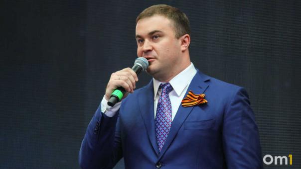 Виталий Хоценко поздравил выпускников с окончанием школы