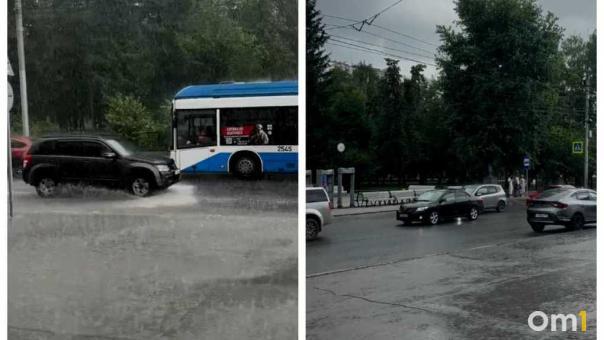 Мощный ливень внезапно накрыл Новосибирск