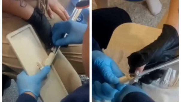 В Новосибирске женщина попала в «ловушку» швабры и не смогла выбраться сама