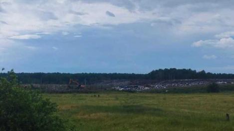 В Омской области горит мусорный полигон