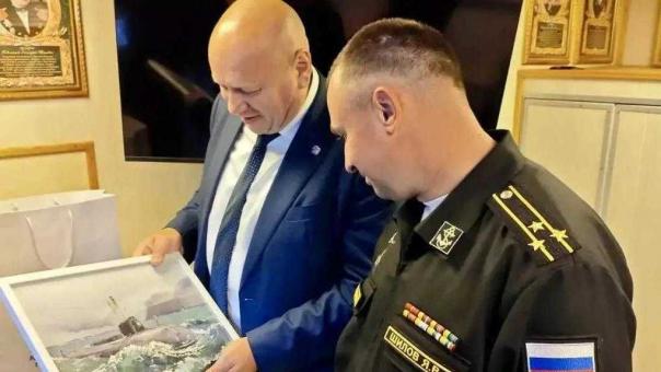 Мэр Омска Сергей Шелест посетил атомную подводную лодку «Омск»
