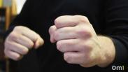 Жуткий конфликт во дворе: новосибирец несколько часов избивал женщину