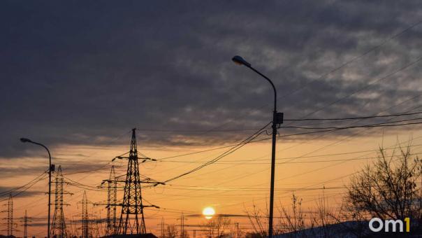 Жители Октябрьского и Кировского районов Новосибирска остались без света из-за аварийных отключений