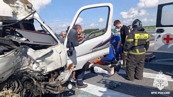 Трое в реанимации, один погиб — подробности трагедии на объездной дороге под Мариинском