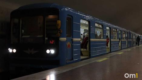 В метро Новосибирска всё чаще проходят без карты — достаточно посмотреть в камеру