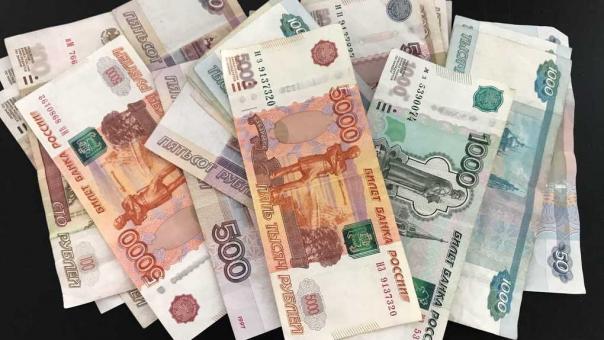 Зарплаты выросли, но не у всех: кто в Новосибирской области получает больше всего