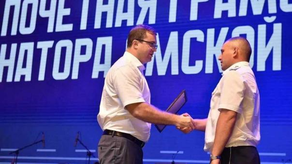 Виталий Хоценко поздравил омских автоинспекторов с праздником