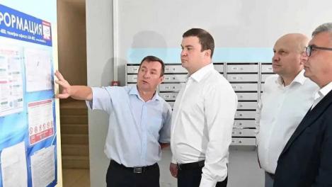 Виталий Хоценко поручил обеспечить во всех укрытиях от БПЛА в Омской области скамьи, освещение и воду