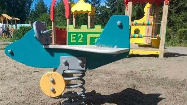 В омском сквере построили детскую площадку за два миллиона