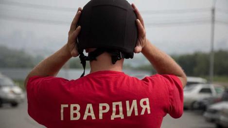 В Новосибирске две компании у бара выясняли отношения — всё закончилось стрельбой