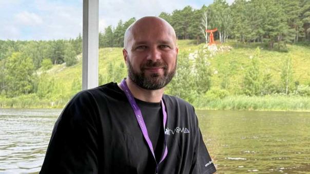 Худрук омского Камерного театра спас двоих тонувших детей