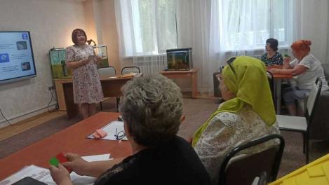 Омских пенсионеров научили распознавать звонки и сообщения мошенников