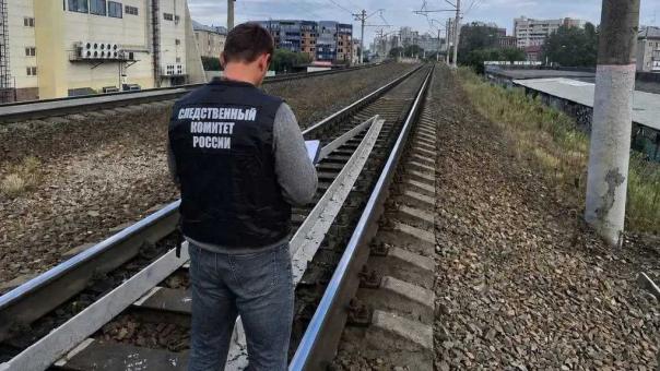 Мужчина попал под электропоезд в Новосибирске