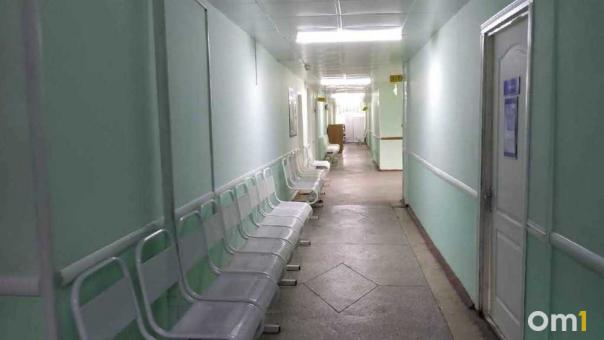 Омские врачи поставили на ноги 100-летнюю пациентку после тяжёлого перелома