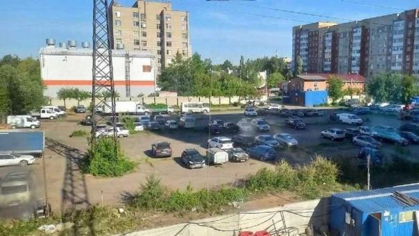 На проспекте Королева исчезла самовольная автостоянка