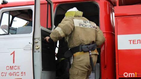 В Омской области автомобиль вспыхнул на ходу