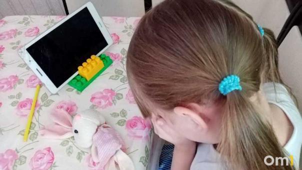 Подросткам могут запретить открывать электронные кошельки без родителей